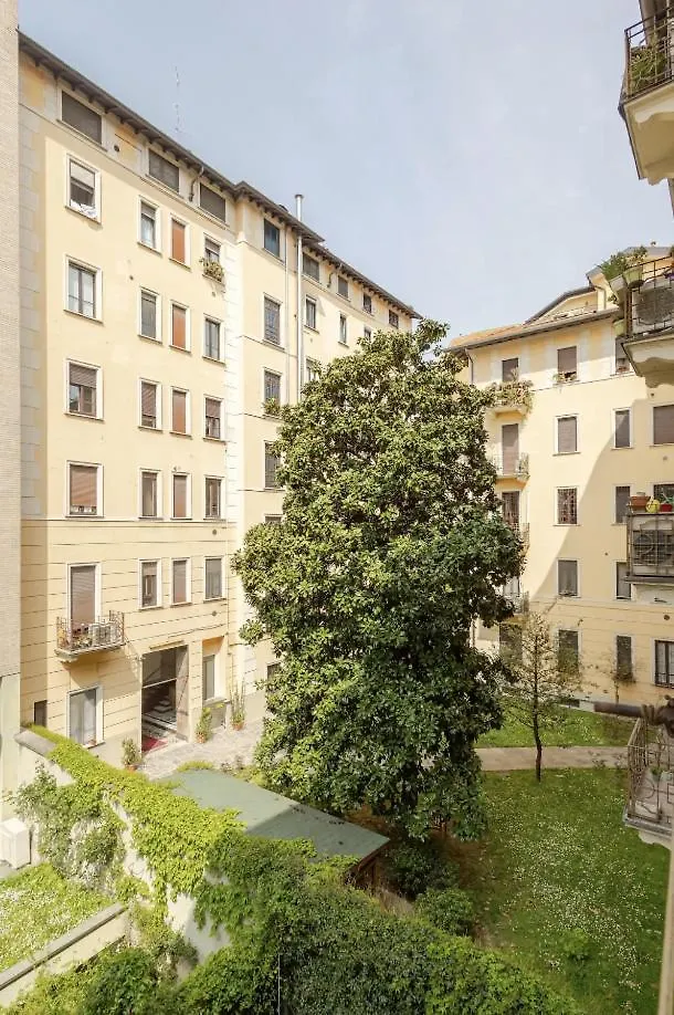 Apartment • Grazioso Appartamento Tra City Life E San Siro •  Milan Italy